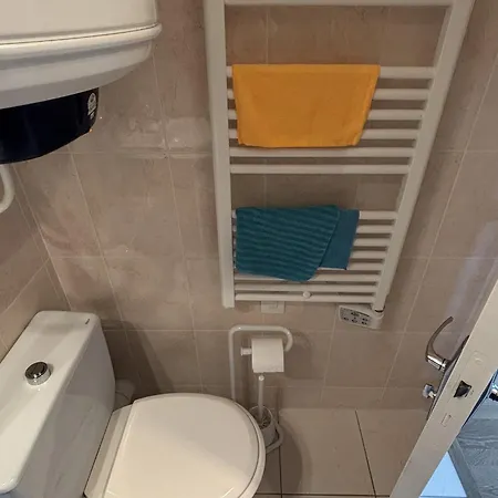 아파트 2 Pieces Avec Loggia Vue Et Parking, Pres De La - Fr-1-712-38