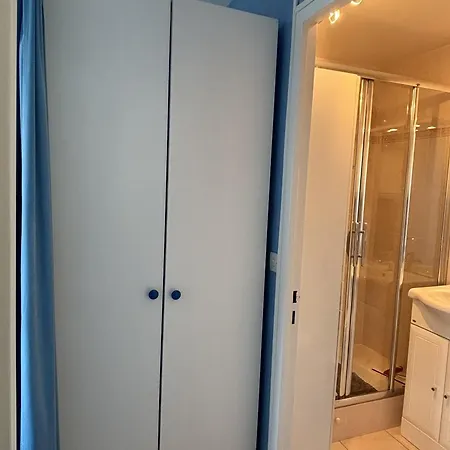 아파트 2 Pieces Avec Loggia Vue Et Parking, Pres De La - Fr-1-712-38 *