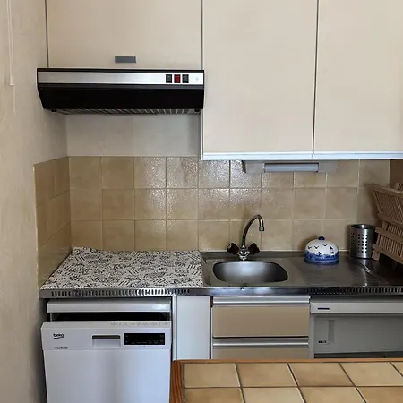 2 Pieces Avec Loggia Vue Et Parking, Pres De La - Fr-1-712-38 빌레쉬르메르