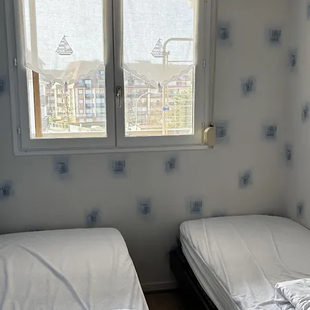 아파트 2 Pieces Avec Loggia Vue Et Parking, Pres De La - Fr-1-712-38 *