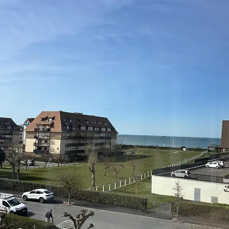 아파트 2 Pieces Avec Loggia Vue Et Parking, Pres De La - Fr-1-712-38 빌레쉬르메르