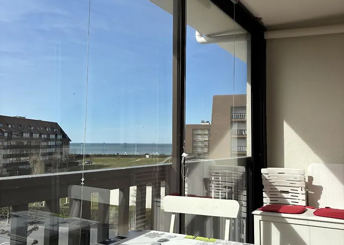 2 Pieces Avec Loggia Vue Et Parking, Pres De La - Fr-1-712-38 Apartment Villers-sur-Mer