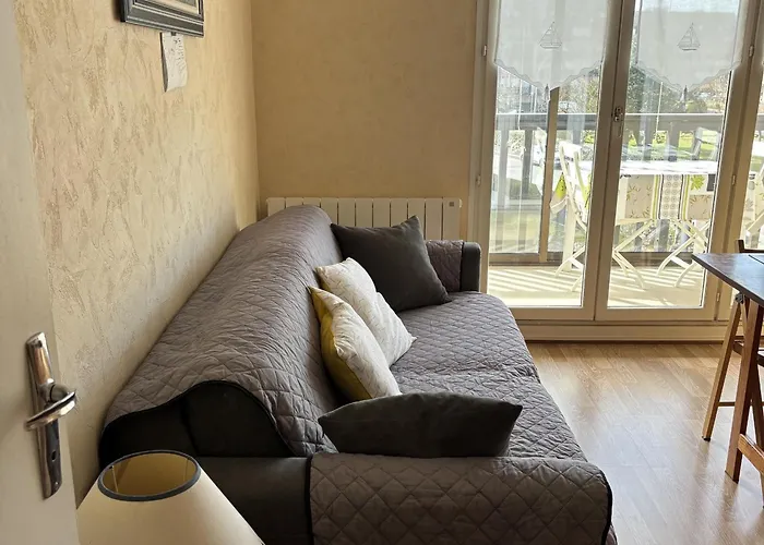 2 Pieces Avec Loggia Vue Et Parking, Pres De La - Fr-1-712-38 * Villers-sur-Mer