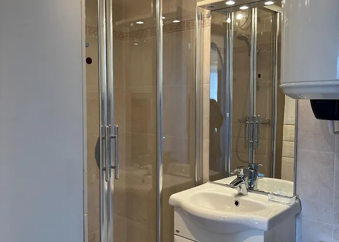 Apartment 2 Pieces Avec Loggia Vue Et Parking, Pres De La - Fr-1-712-38