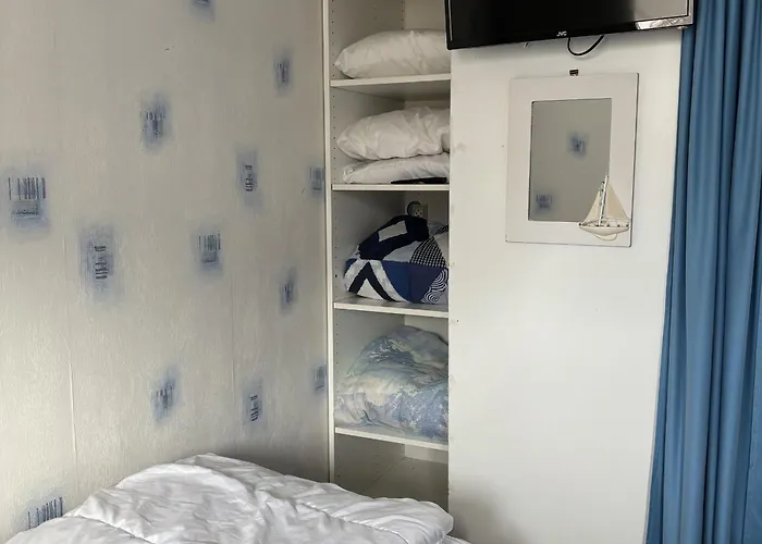 2 Pieces Avec Loggia Vue Et Parking, Pres De La - Fr-1-712-38 Apartment Villers-sur-Mer